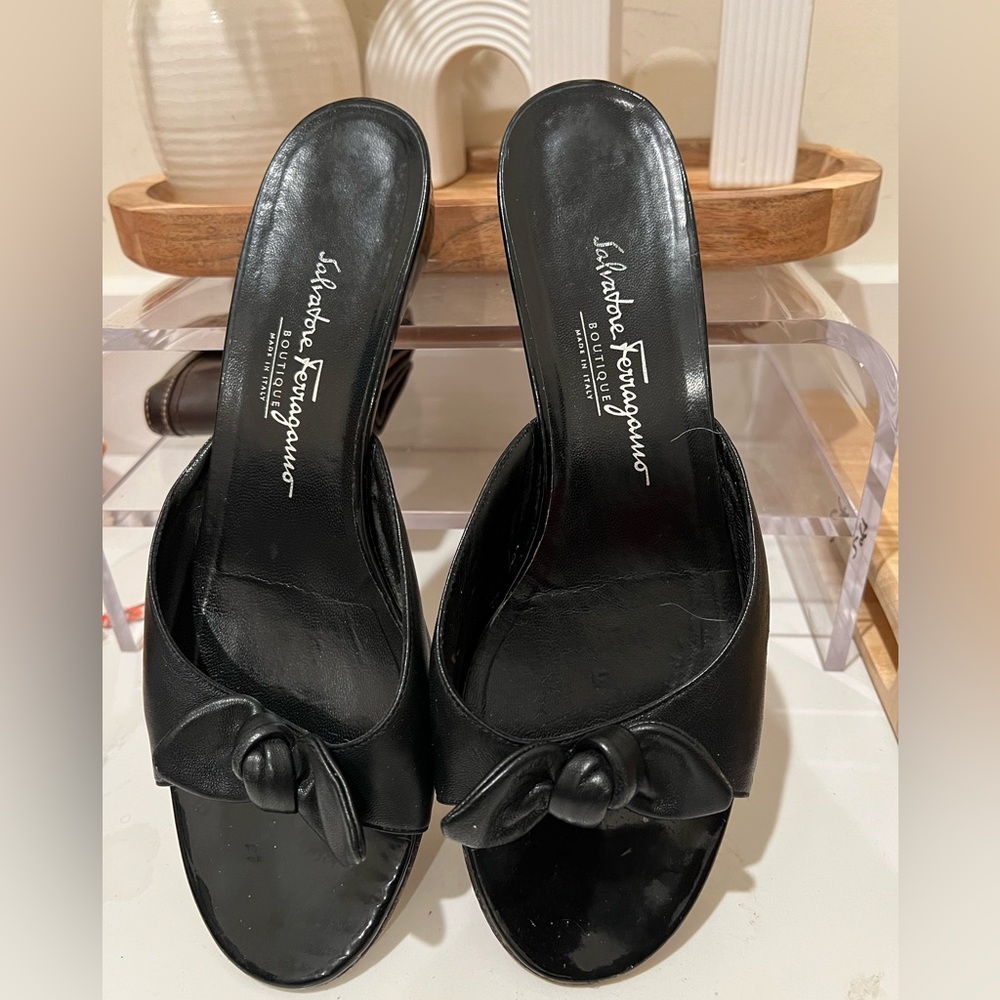 Salvatore Ferragamo boutique leather sandals size 9.5